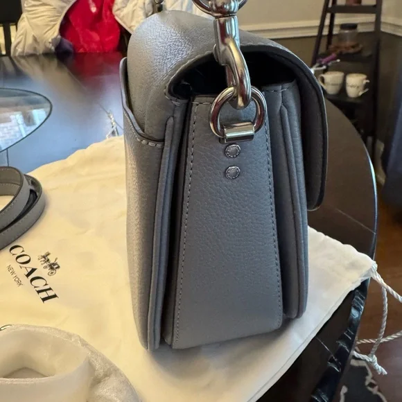 🩵 Coach Cassie Crossbody Bag 19 (in Excellent Used Condition )! 🩵 - Picture 5 of 17